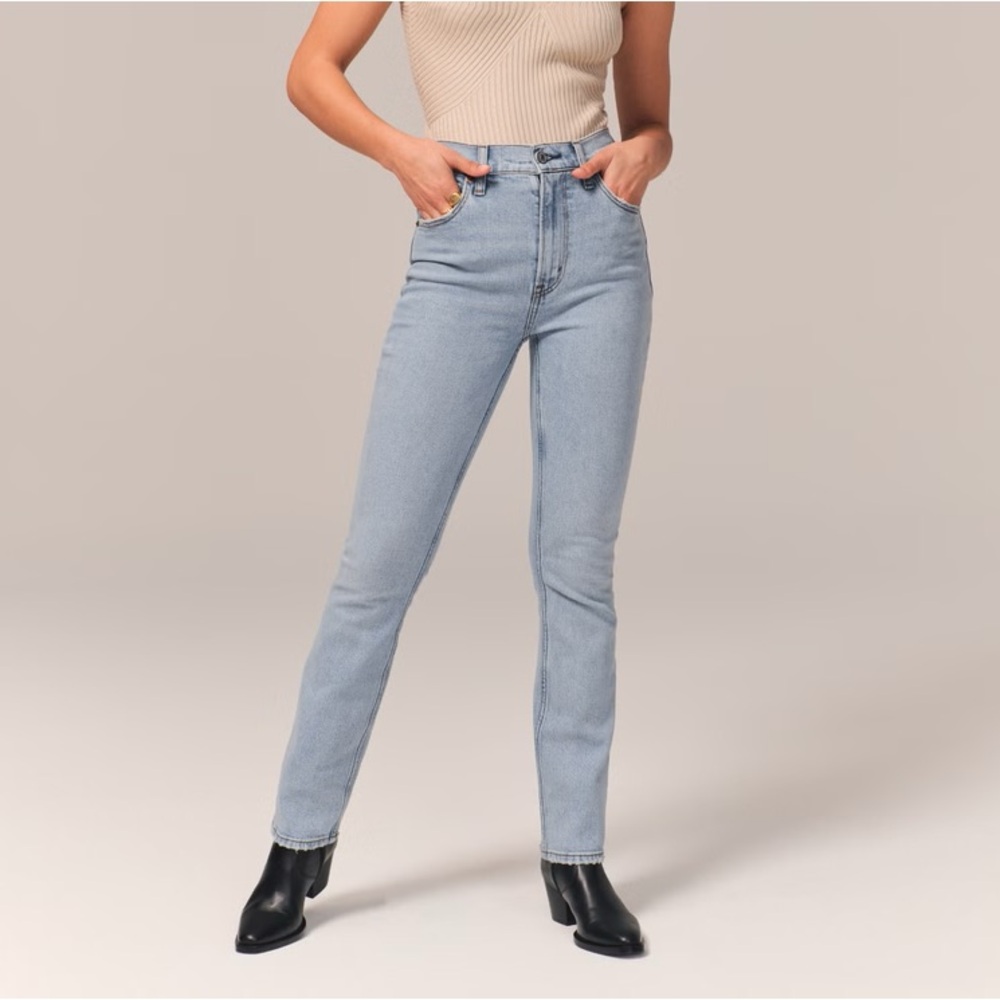 Abercrombie Curve Love Ultra High Rise 90s Slim Straight Jean